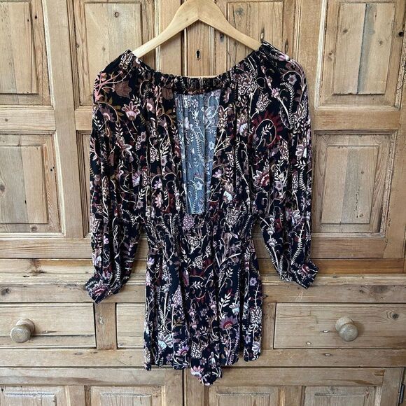 Free People XS Romper Shorts Black Pink Floral‎ Open Back Off the Shoulder - Picture 10 of 15